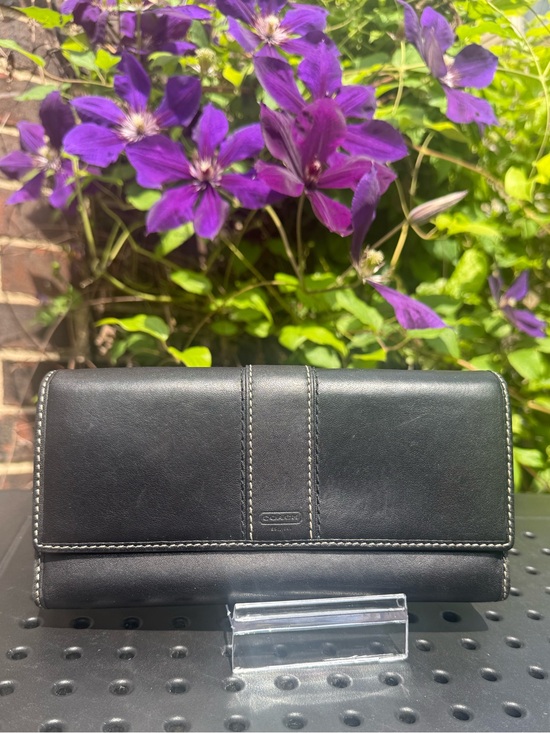 Coach Handbags - Coach Legacy Black Leather Wallet Lavender Interior